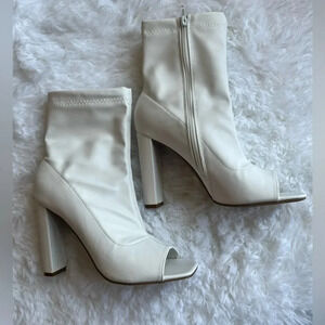 Hot Tomato, Size 9 Wide, White open toe boot